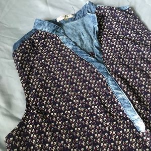 Cute profile blue sleeveless top